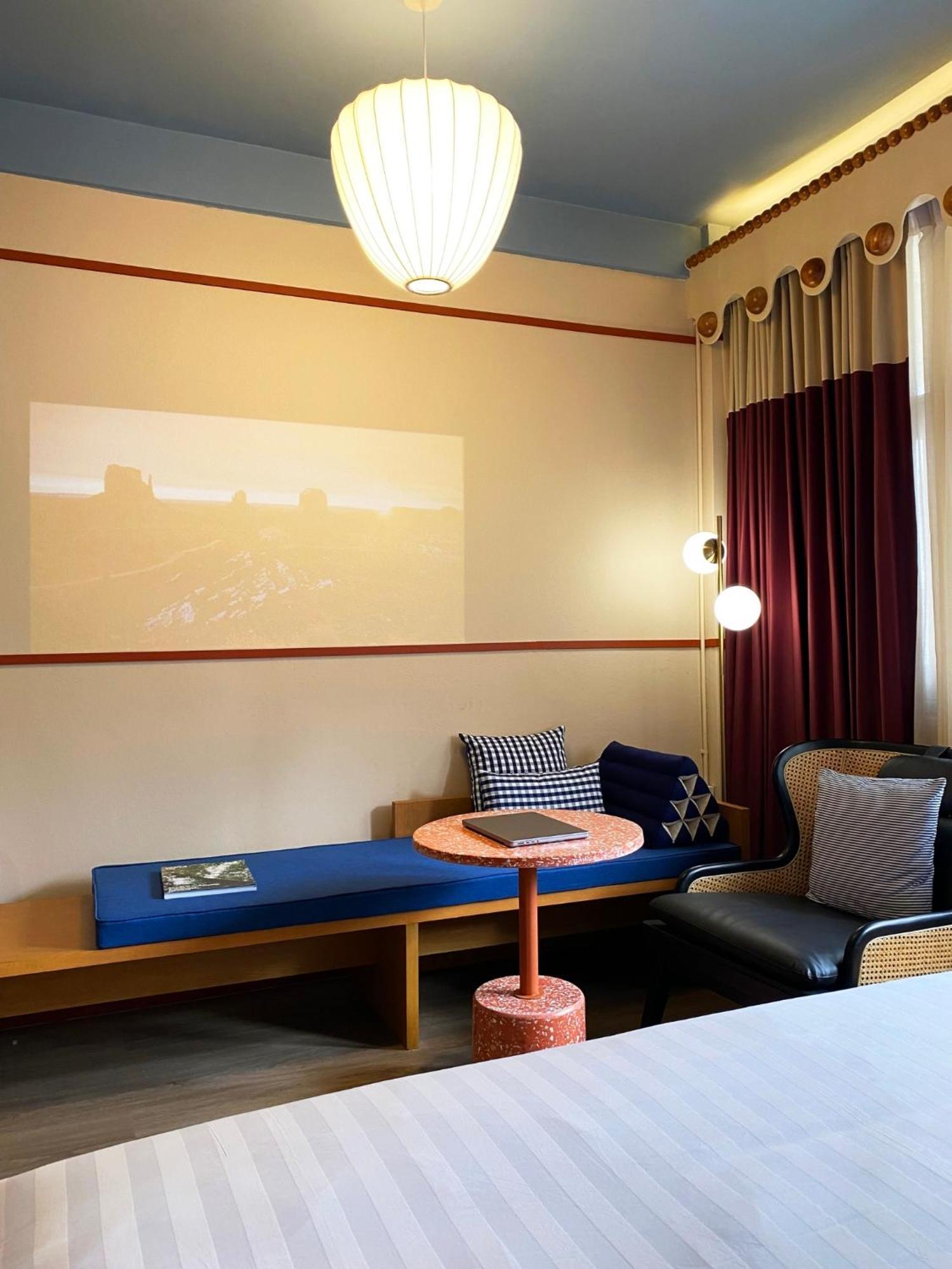 Blu Dock Restel Bangkok Bagian luar foto