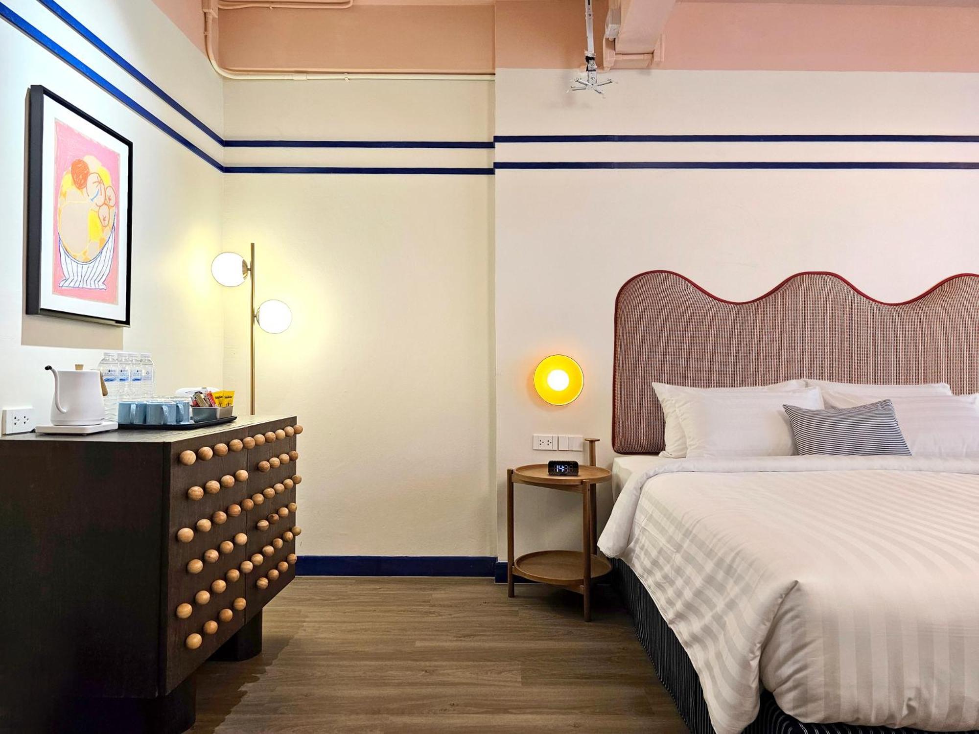 Blu Dock Restel Bangkok Bagian luar foto