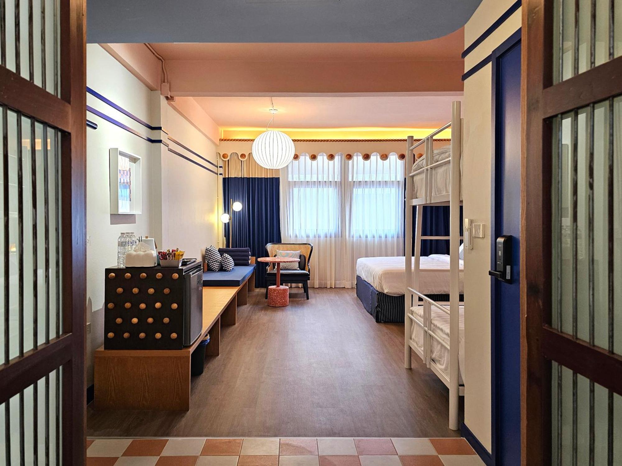 Blu Dock Restel Bangkok Bagian luar foto